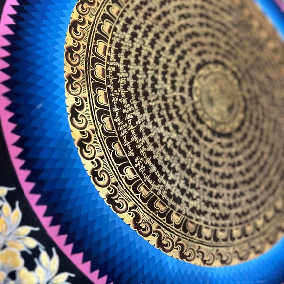 Original Handmade Gold painted sacred Compassion Mantra( Tibetan Script) Mandala - Picture 3 of 7